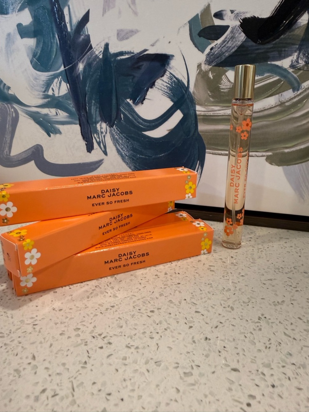 NIB 10ML Marc Jacobs Daisy Ever So Fresh - Picture 2 of 3